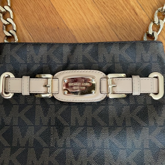 𝒱𝒾𝓃𝓉𝒶𝑔𝑒 𝑀𝒾𝒸𝒽𝒶𝑒𝓁 𝒦𝑜𝓇𝓈 𝐵𝒶𝑔 - Picture 2 of 8